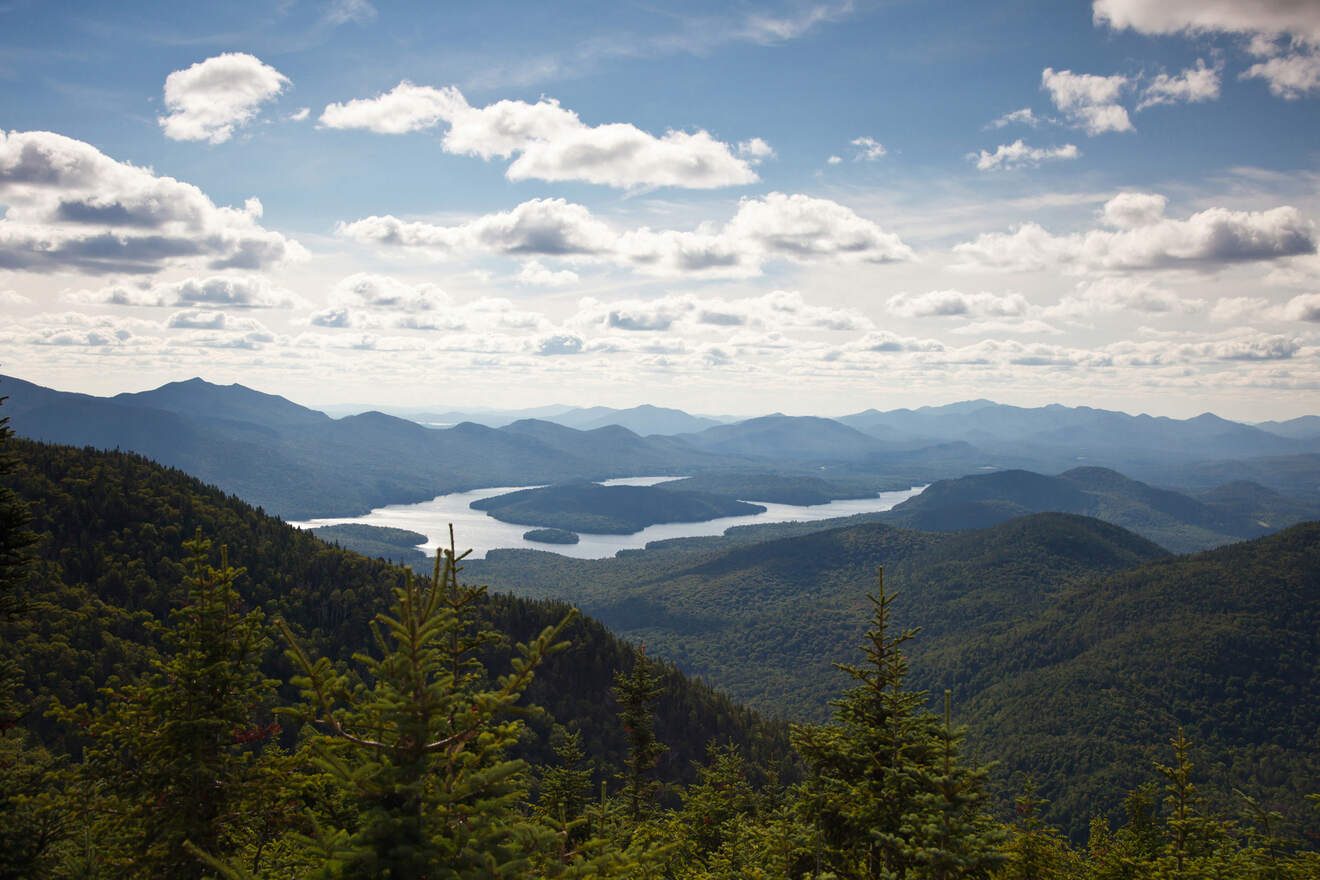 6 Cool places to stay near Adirondack Mountains